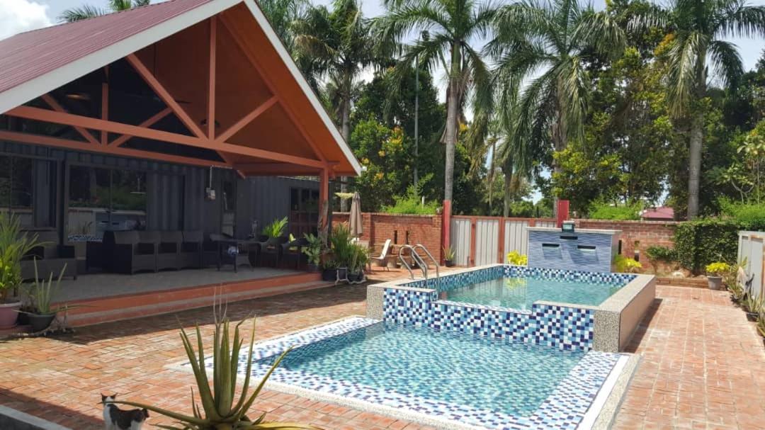 Homestay Umbai Kelana Merlimau Eksteriør bilde