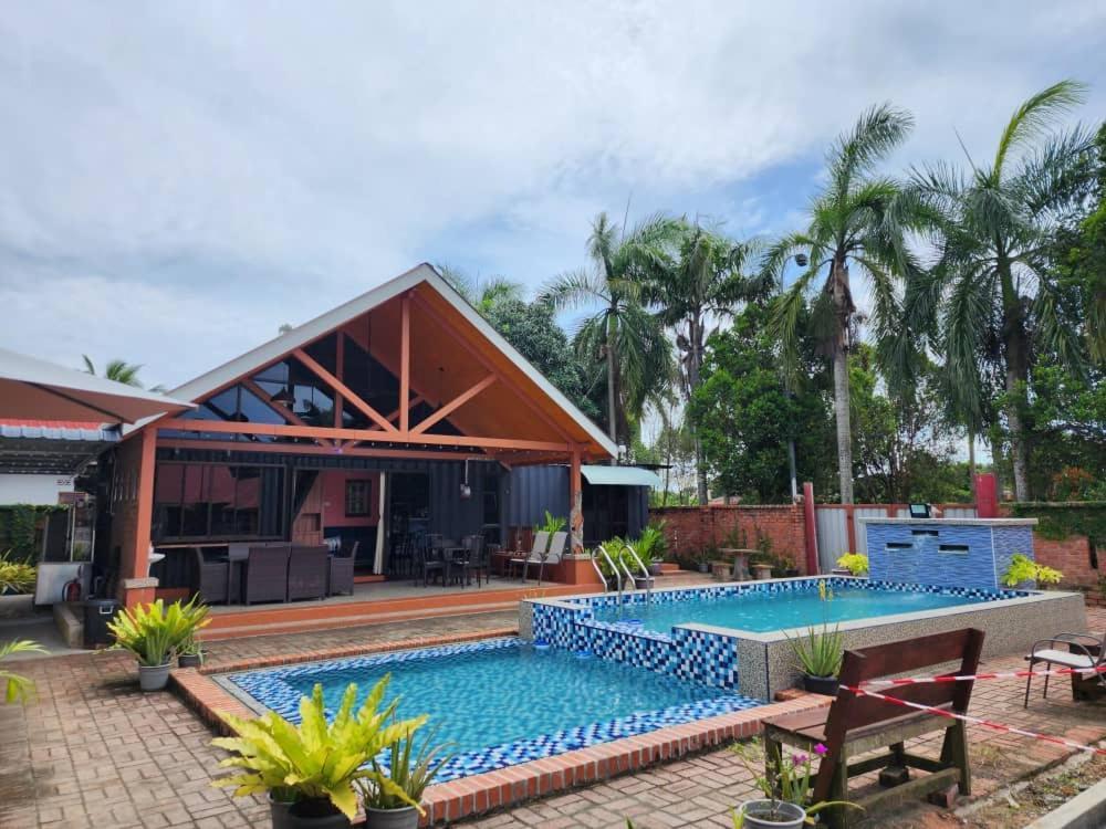 Homestay Umbai Kelana Merlimau Eksteriør bilde